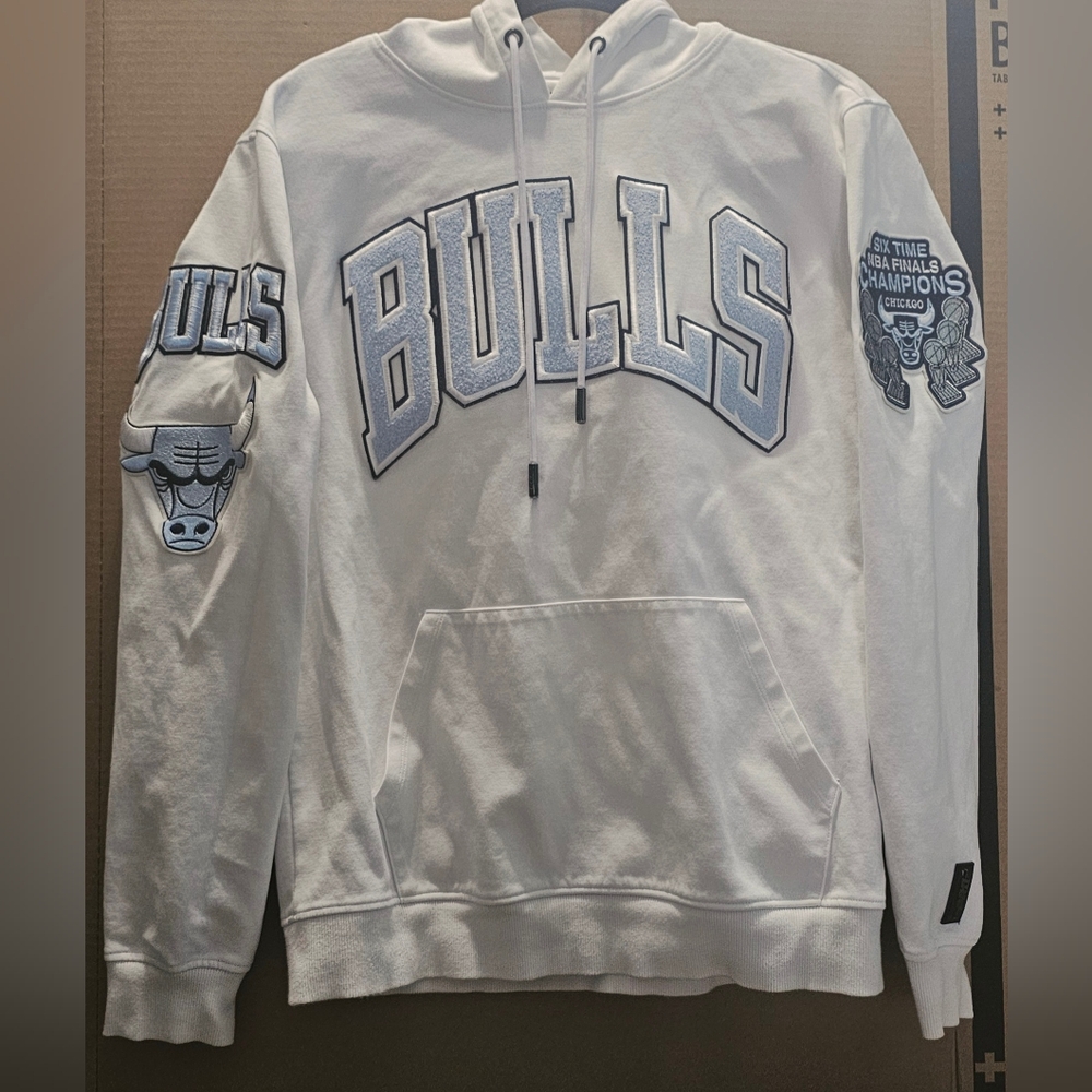 White And Blue "Pro Standard" Chicago Bulls Hoodie